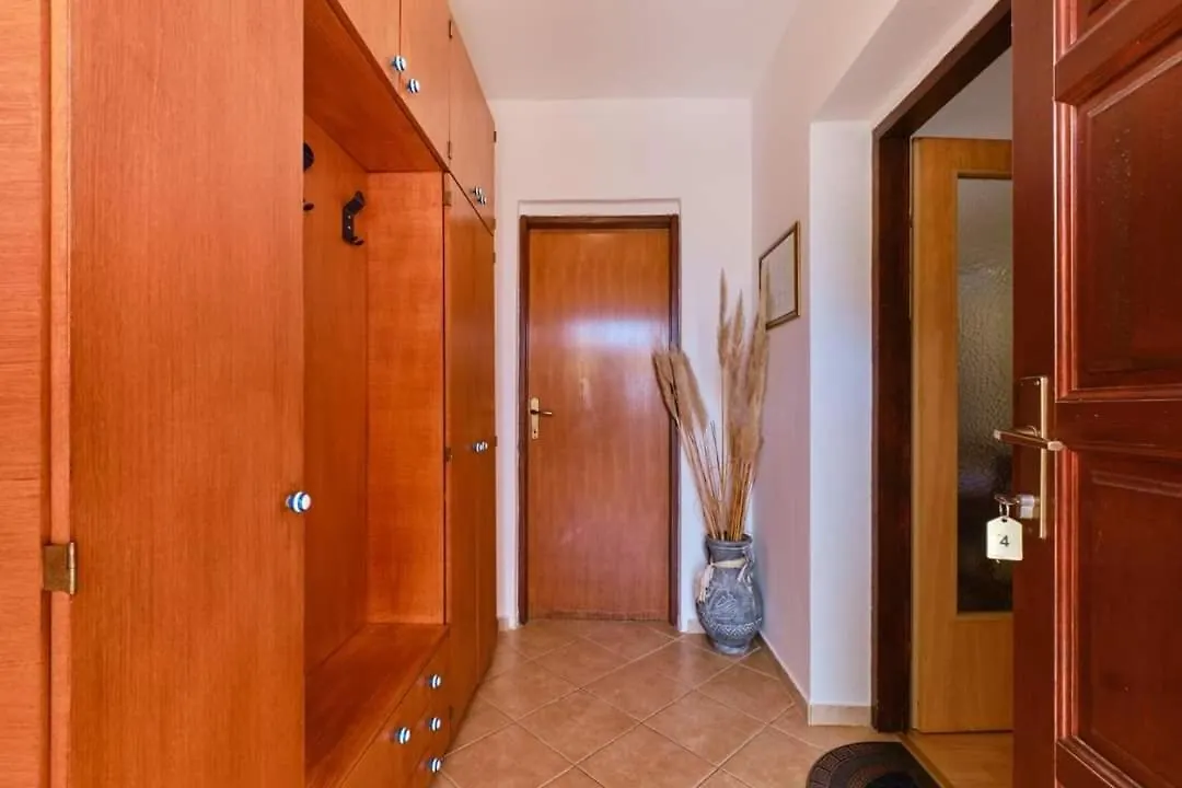 Apartments Nusret Čunski Croacia