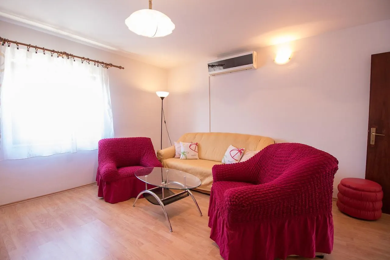 Apartments Nusret Čunski