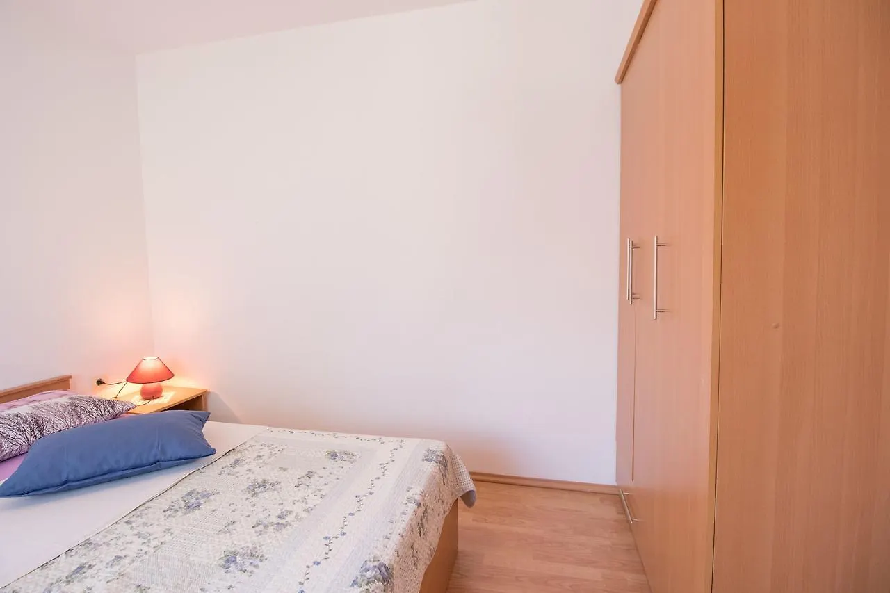 Apartments Nusret Čunski Croacia