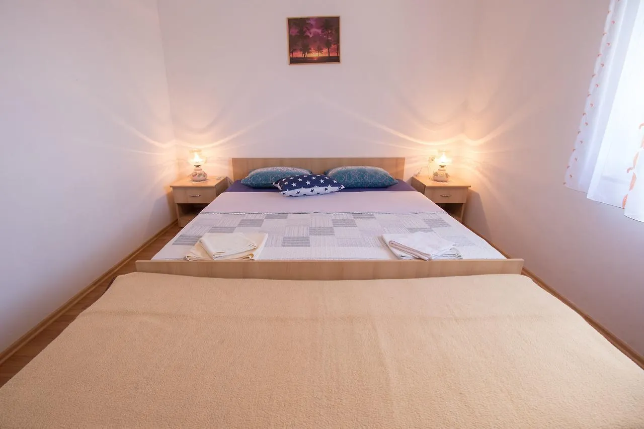 Apartments Nusret Čunski Croacia